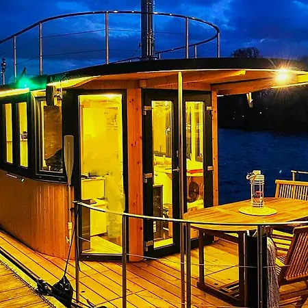 Hausboot Jawe Auf Der Kleinseenplatte Πλωτό κατάλυμα