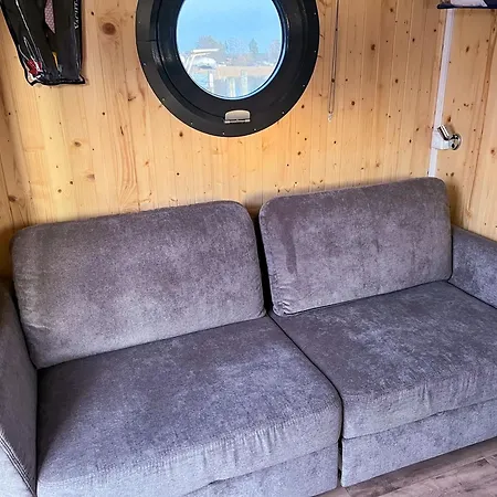 Hausboot Jawe Auf Der Kleinseenplatte Kleinzerlang