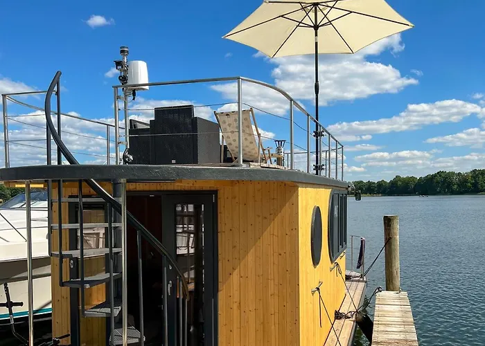 Hausboot Jawe Auf Der Kleinseenplatte Kleinzerlang