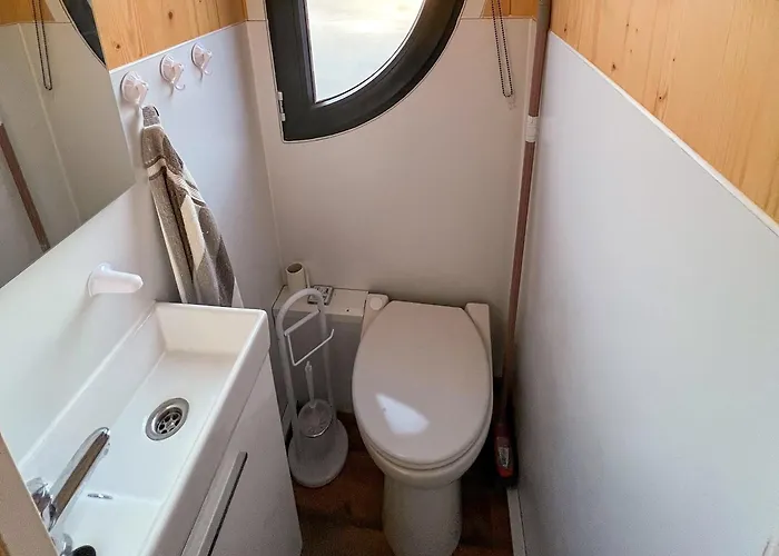 Hausboot Jawe Auf Der Kleinseenplatte Kleinzerlang